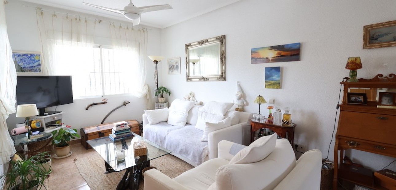 Herverkoop - Villa -
Playa Flamenca