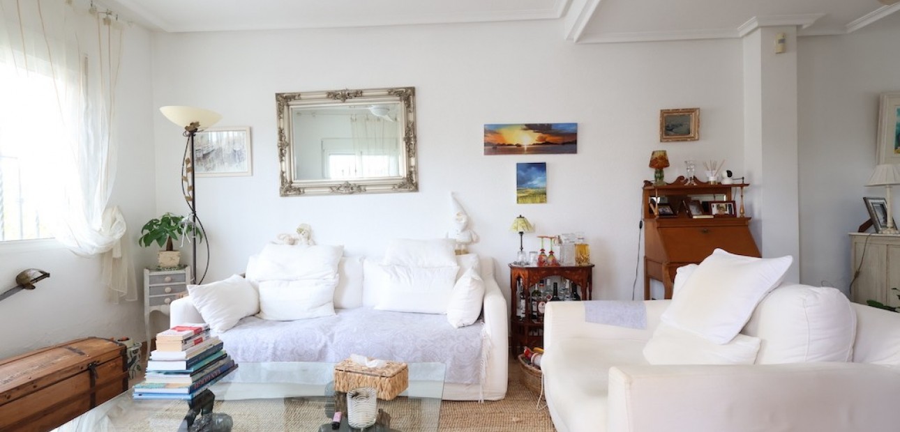 Herverkoop - Villa -
Playa Flamenca