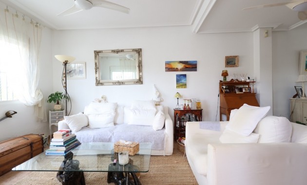 Herverkoop - Villa -
Playa Flamenca