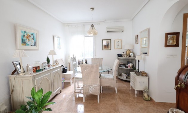 Herverkoop - Villa -
Playa Flamenca