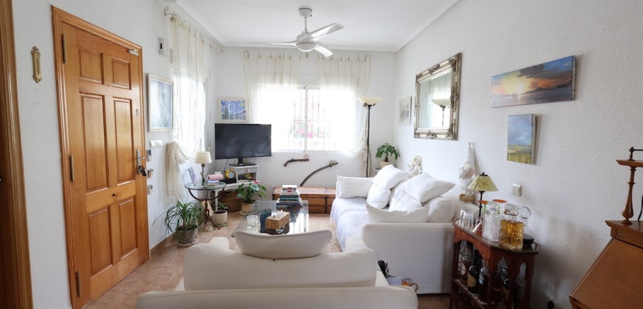 Herverkoop - Villa -
Playa Flamenca