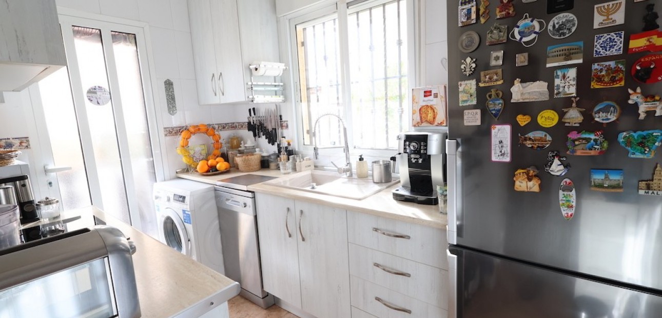 Herverkoop - Villa -
Playa Flamenca