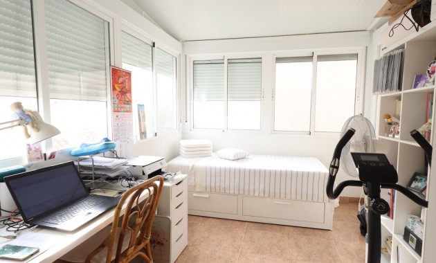 Herverkoop - Villa -
Playa Flamenca