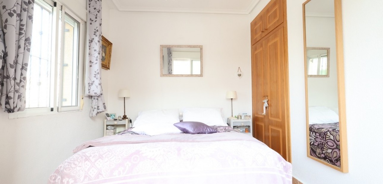 Herverkoop - Villa -
Playa Flamenca