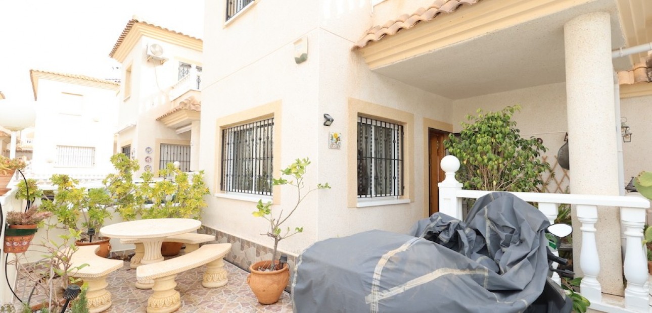 Herverkoop - Villa -
Playa Flamenca