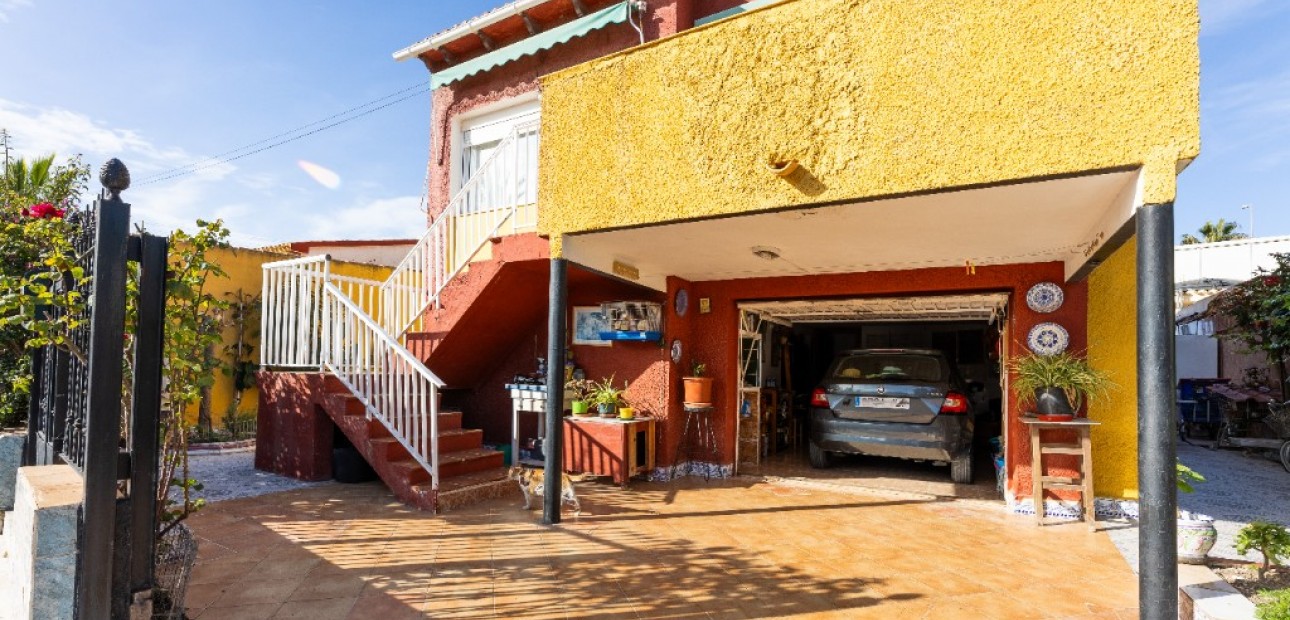 Sale - Villa -
Punta Prima