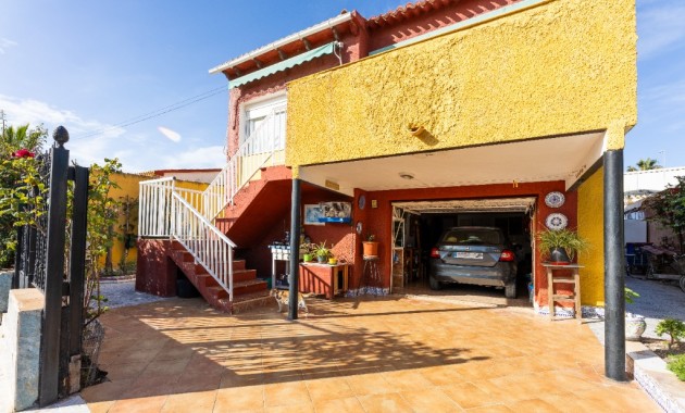 Sale - Villa -
Punta Prima