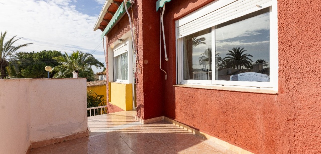 Sale - Villa -
Punta Prima