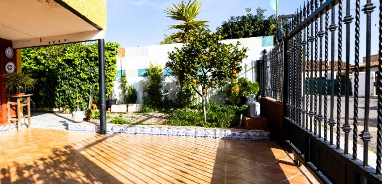 Sale - Villa -
Punta Prima