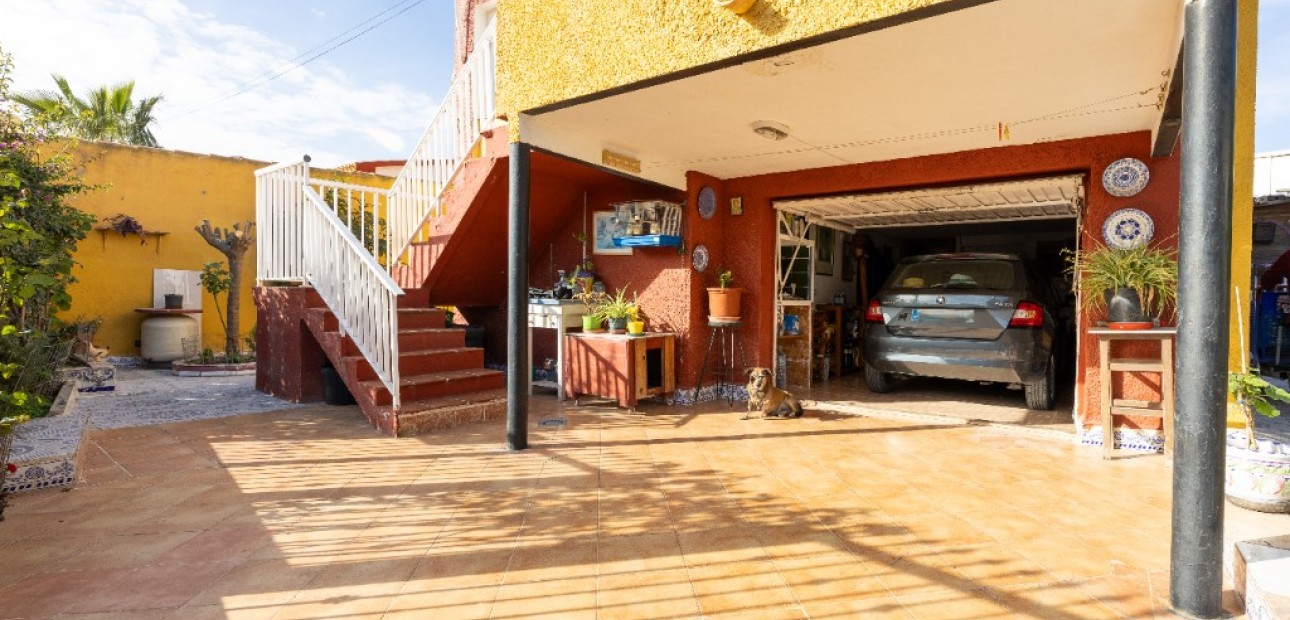 Sale - Villa -
Punta Prima