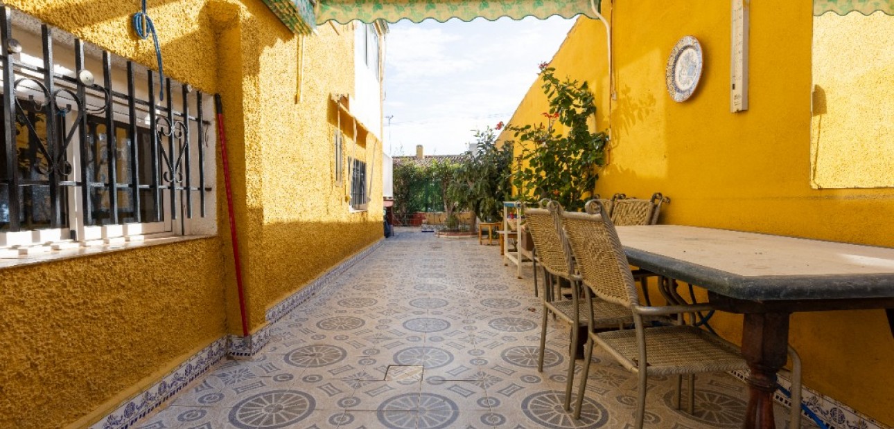 Sale - Villa -
Punta Prima