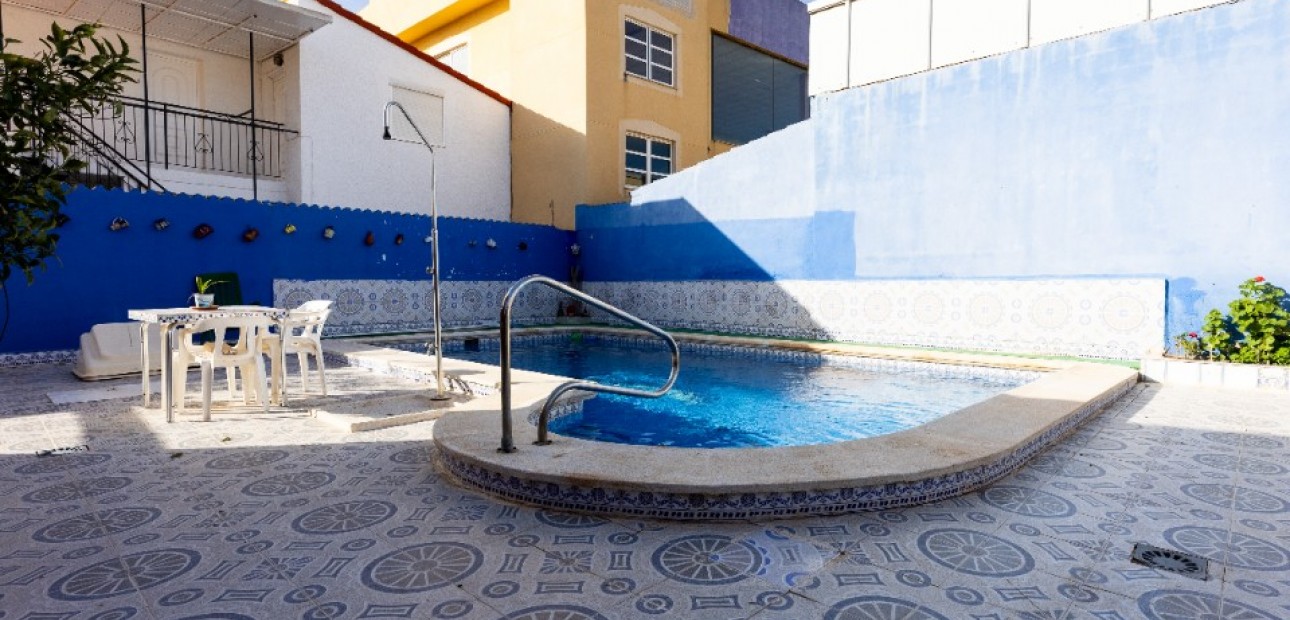 Sale - Villa -
Punta Prima