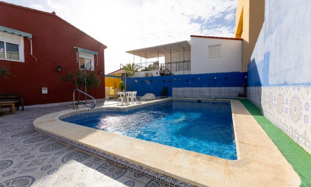 Sale - Villa -
Punta Prima