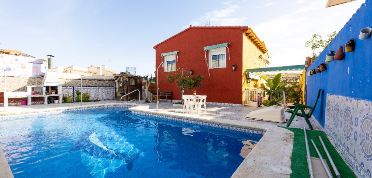 Sale - Villa -
Punta Prima