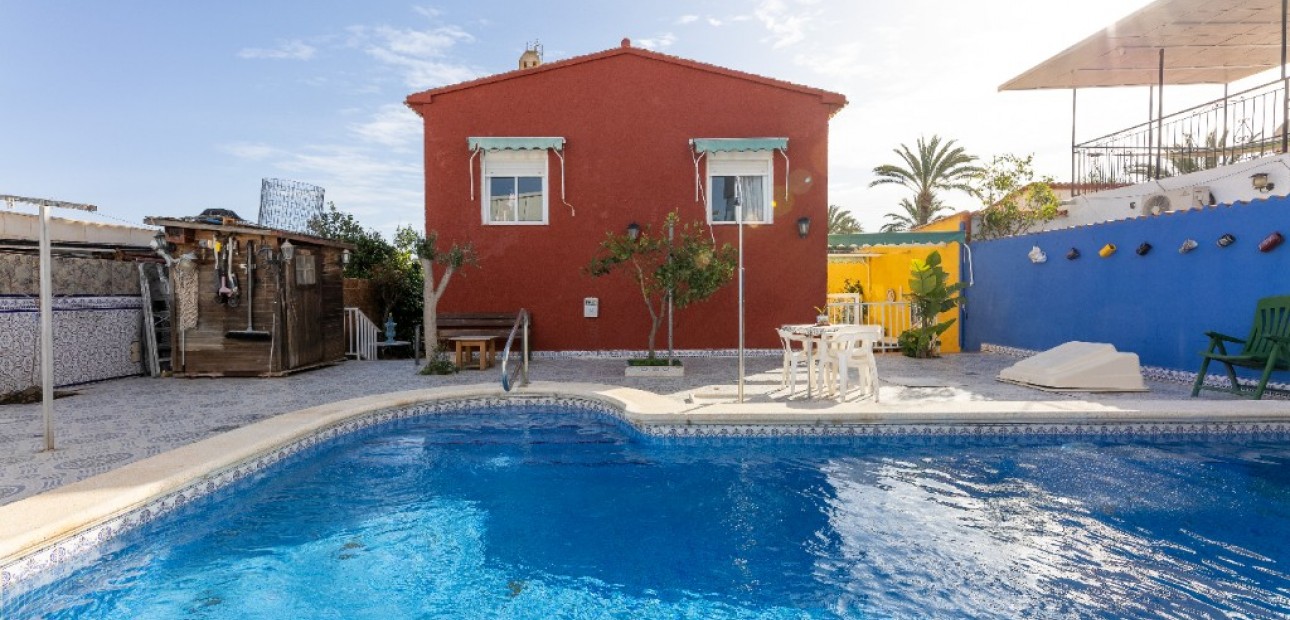 Sale - Villa -
Punta Prima