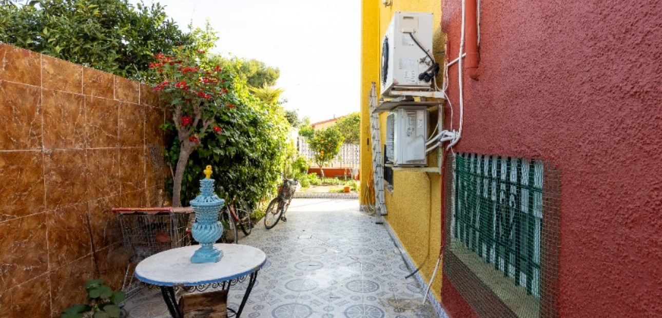 Sale - Villa -
Punta Prima