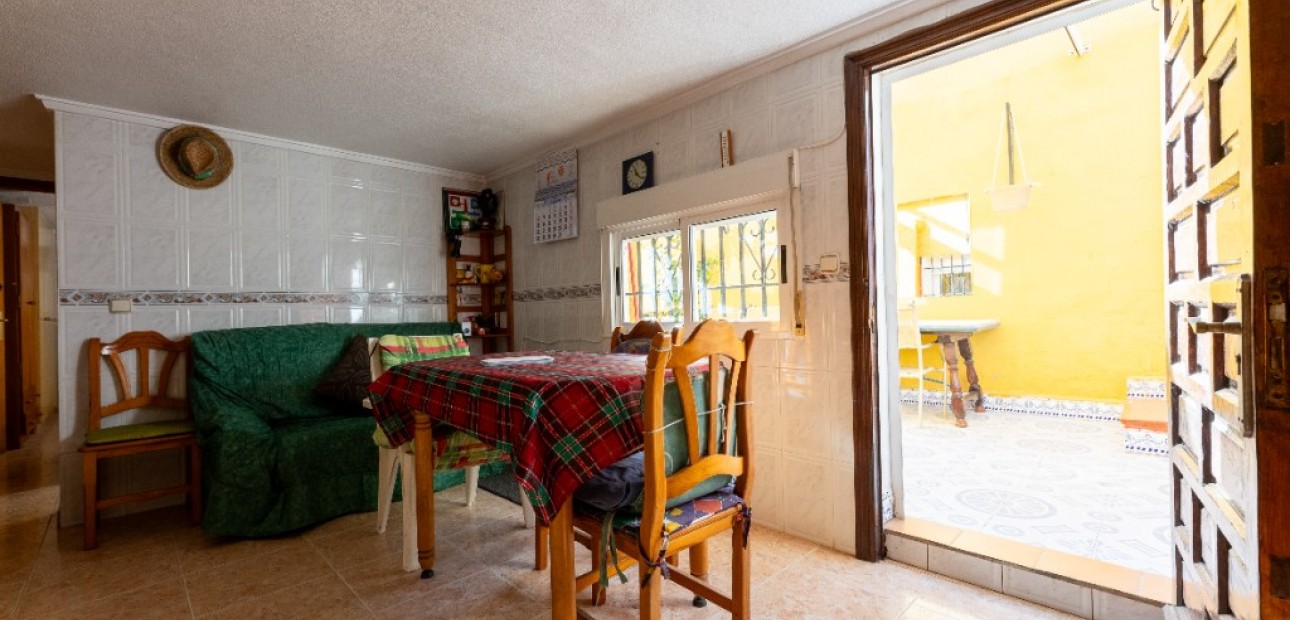 Sale - Villa -
Punta Prima