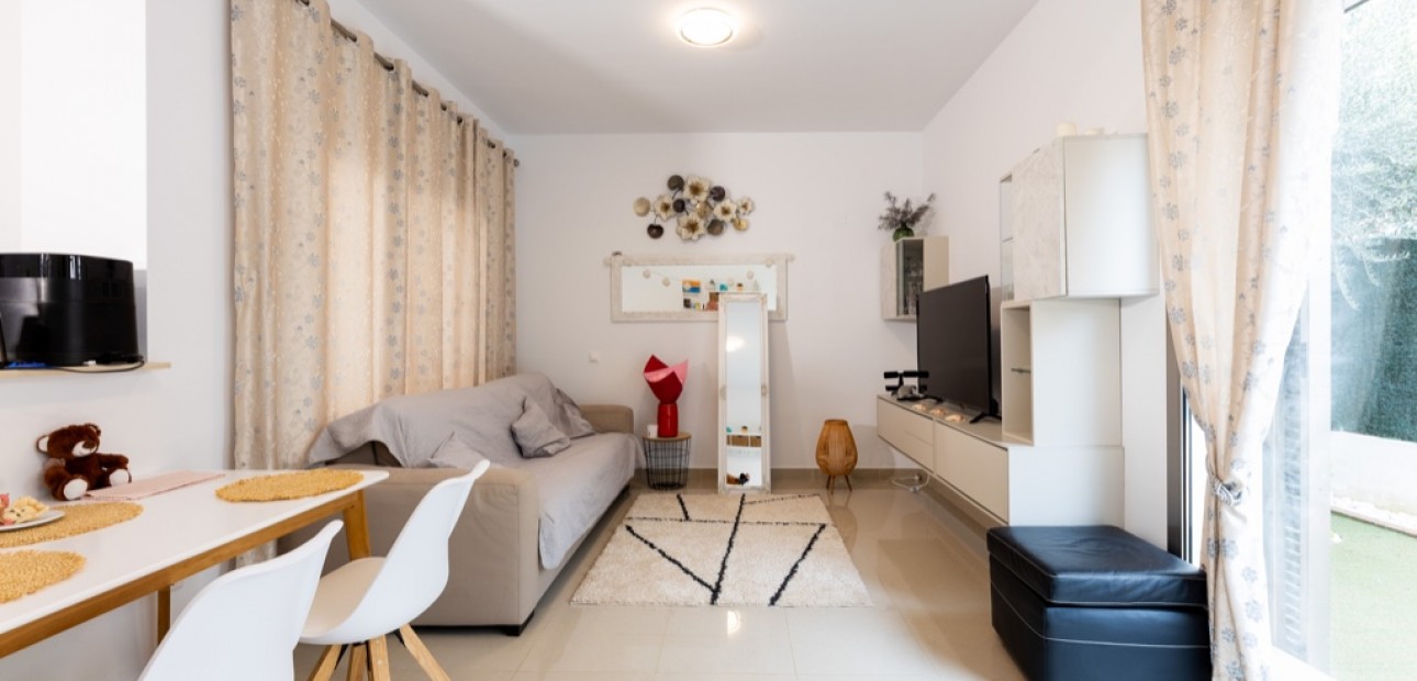 Venta - Adosado -
Punta Prima