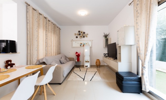 Venta - Adosado -
Punta Prima