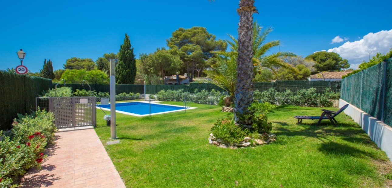 Venta - Adosado -
Punta Prima