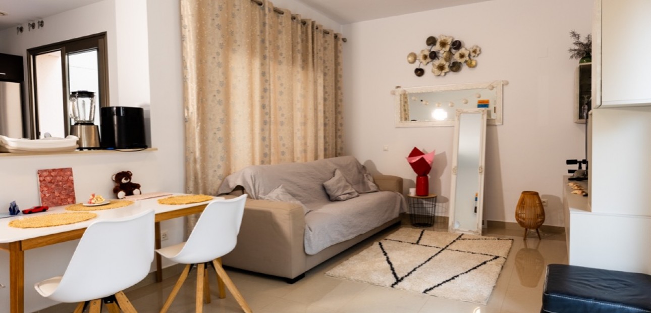 Venta - Adosado -
Punta Prima