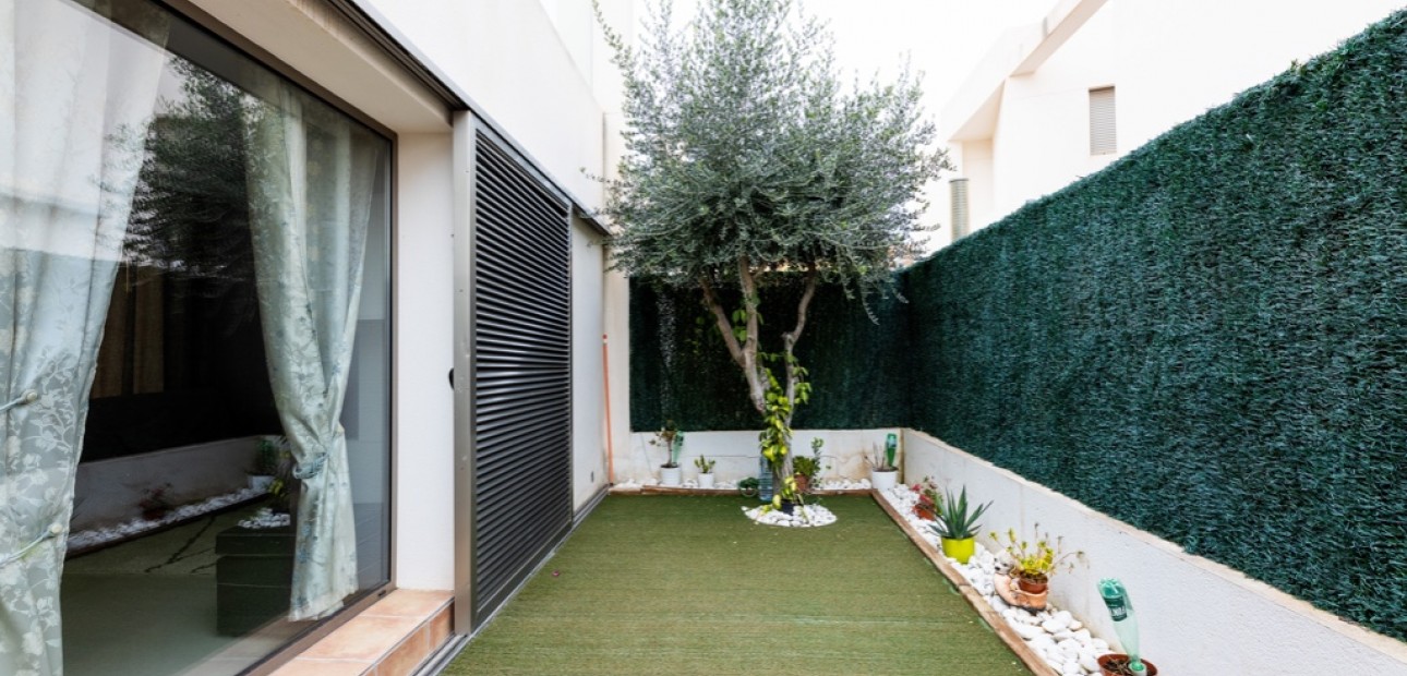 Venta - Adosado -
Punta Prima