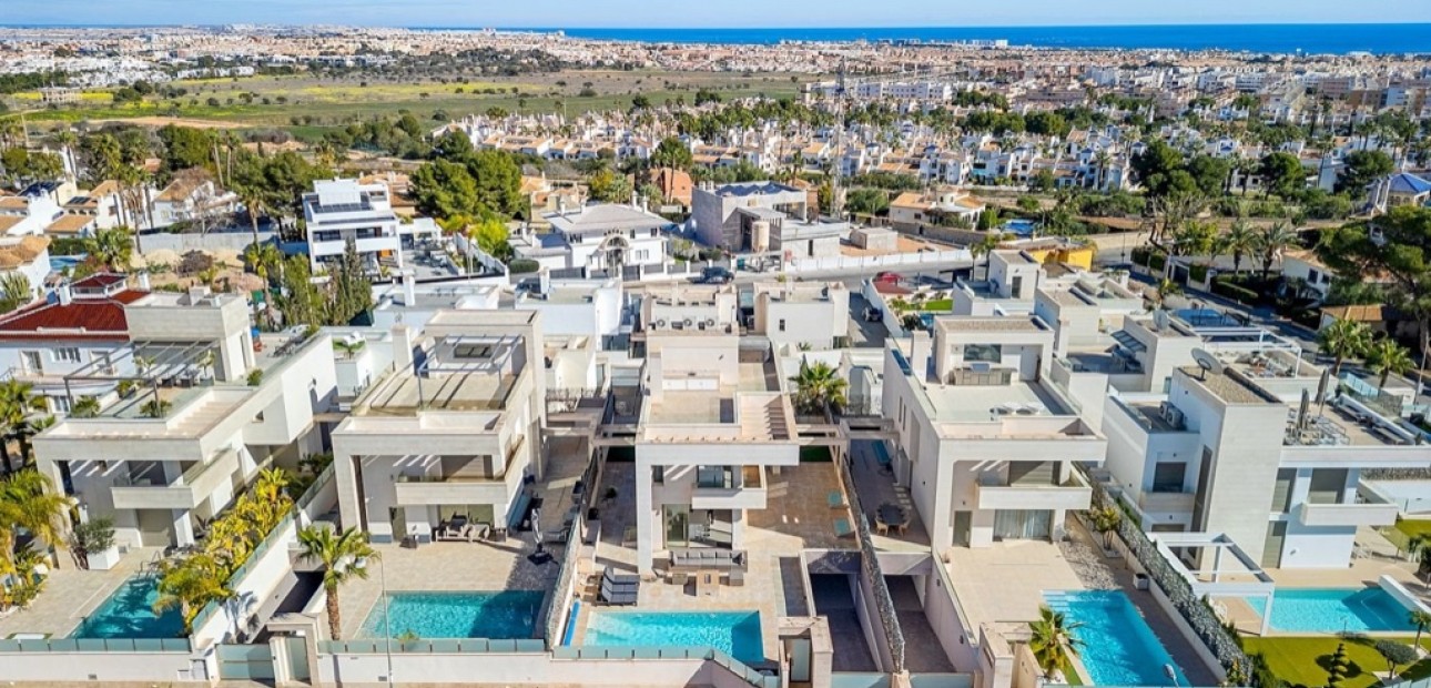Venta - Villa -
Orihuela Costa - Villamartín