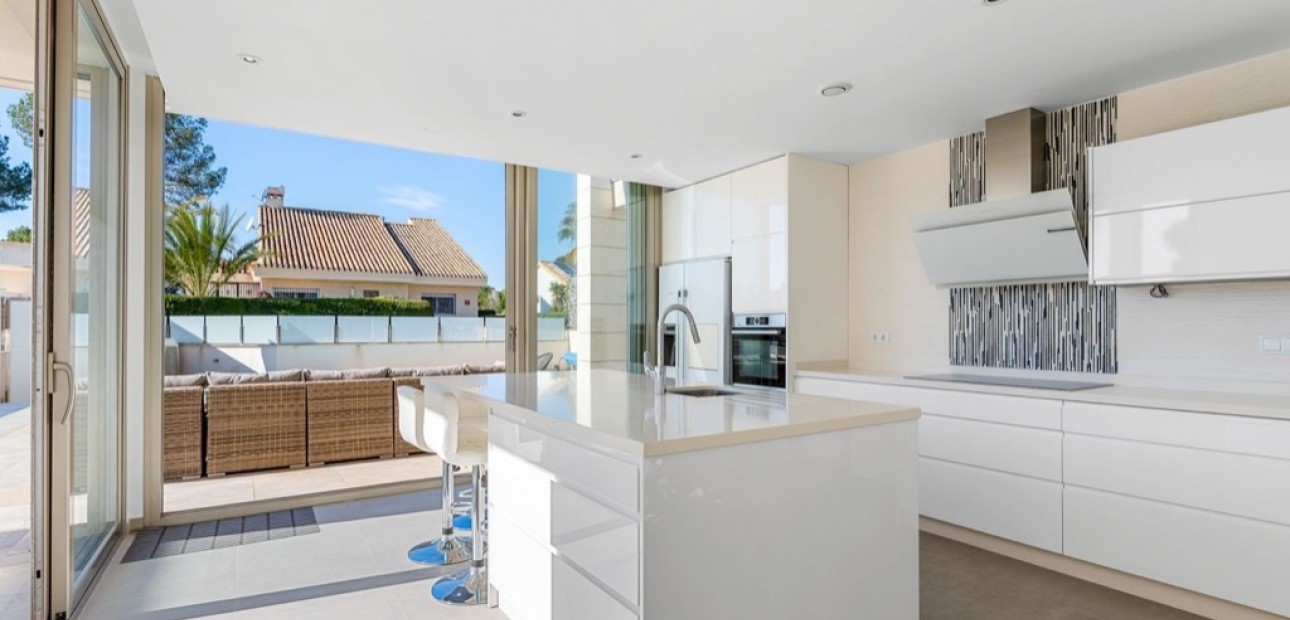 Venta - Villa -
Orihuela Costa - Villamartín