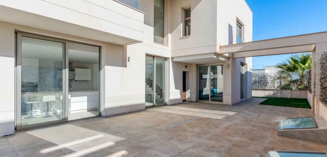 Venta - Villa -
Orihuela Costa - Villamartín