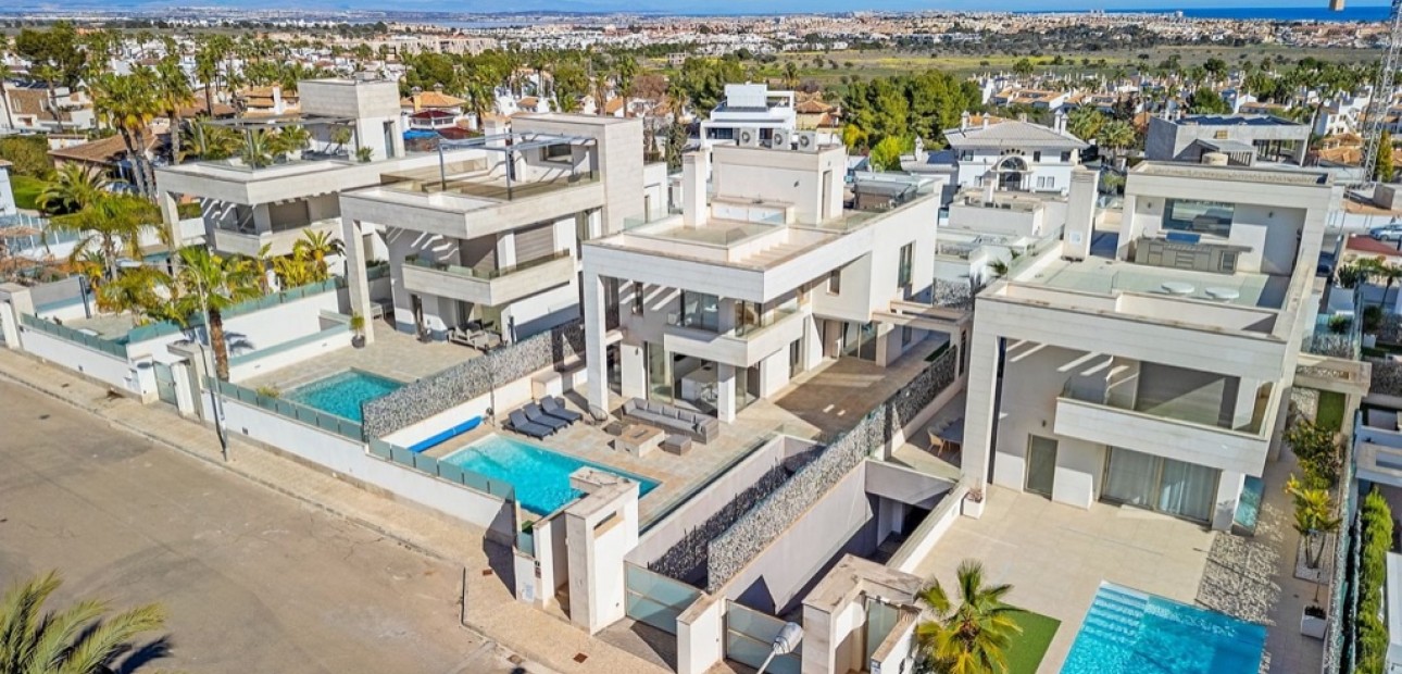 Venta - Villa -
Orihuela Costa - Villamartín