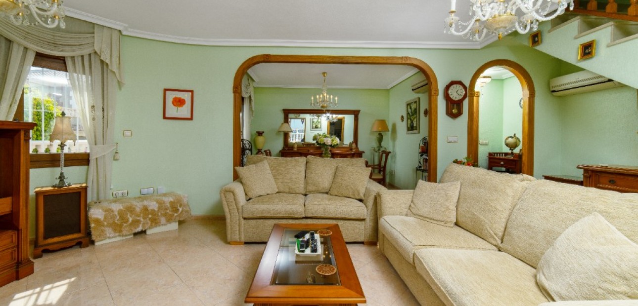 Herverkoop - Villa -
Torrevieja - Los altos