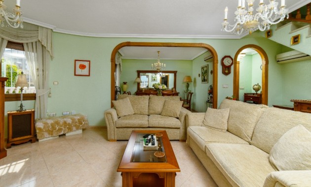 Herverkoop - Villa -
Torrevieja - Los altos