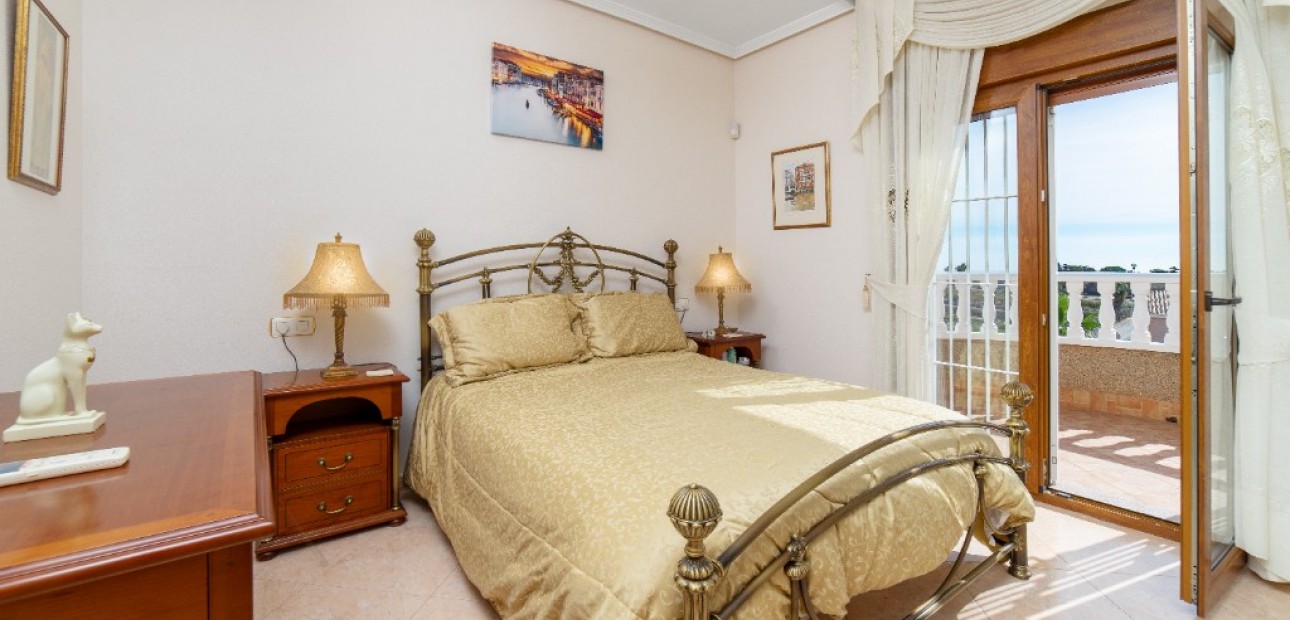 Herverkoop - Villa -
Torrevieja - Los altos