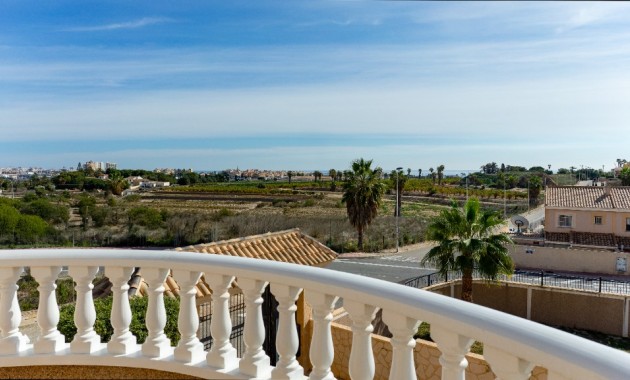 Herverkoop - Villa -
Torrevieja - Los altos