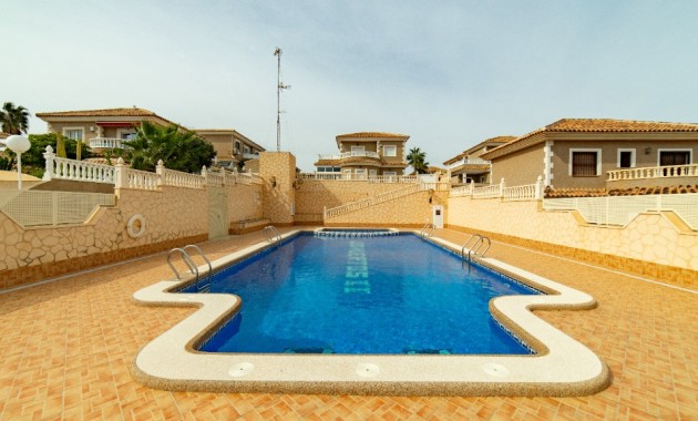 Herverkoop - Villa -
Torrevieja - Los altos