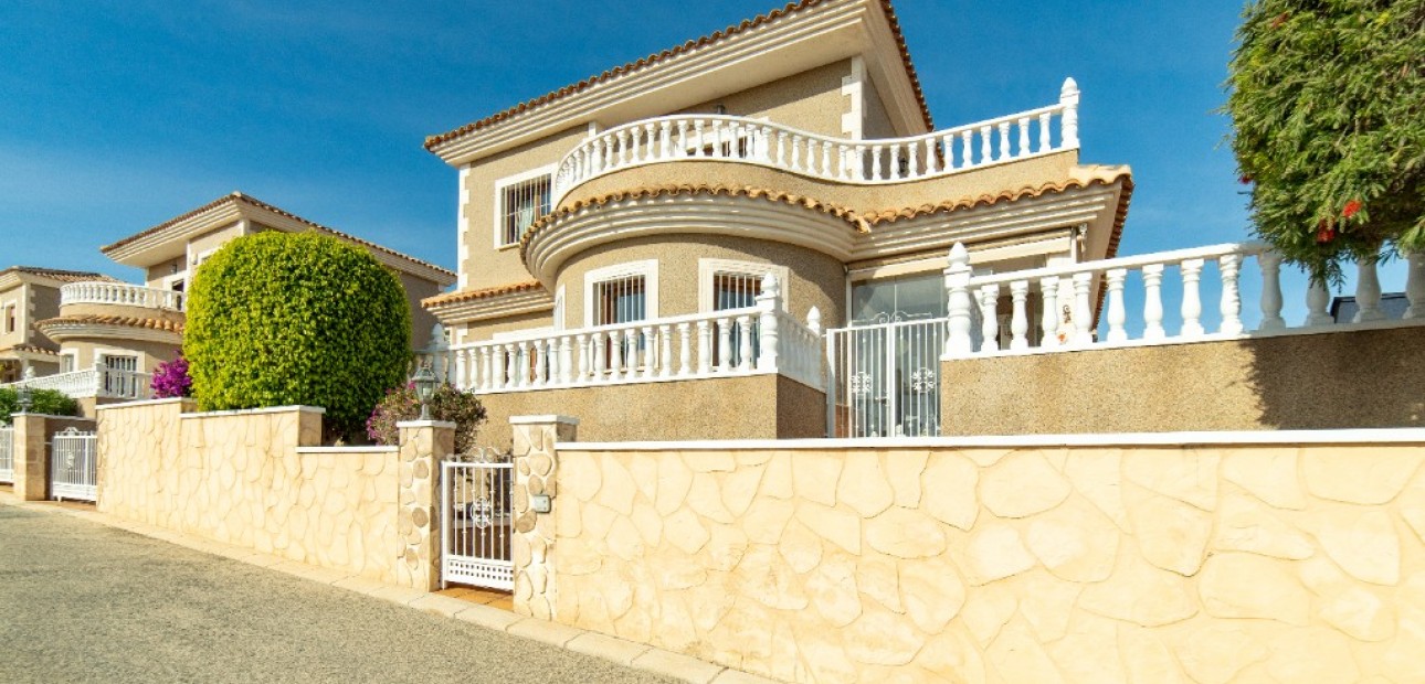 Herverkoop - Villa -
Torrevieja - Los altos