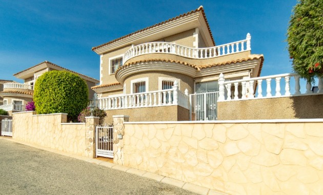 Herverkoop - Villa -
Torrevieja - Los altos