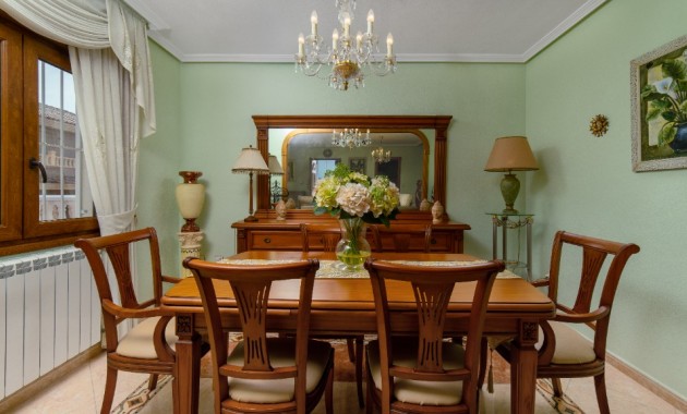 Herverkoop - Villa -
Torrevieja - Los altos