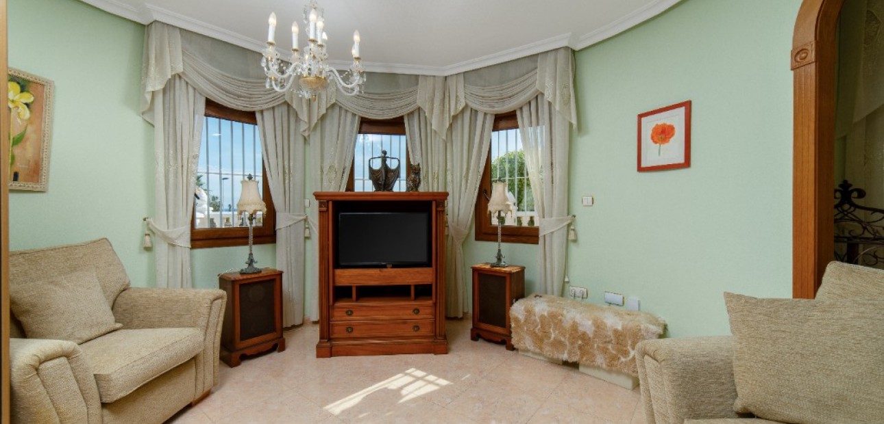 Herverkoop - Villa -
Torrevieja - Los altos