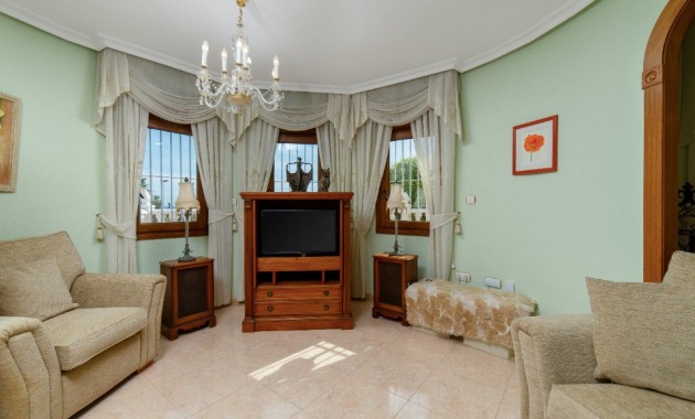 Herverkoop - Villa -
Torrevieja - Los altos