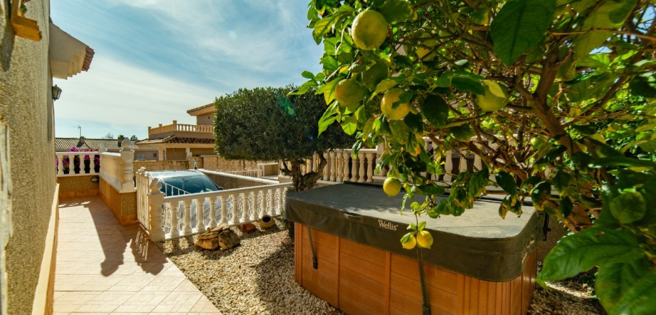 Herverkoop - Villa -
Torrevieja - Los altos