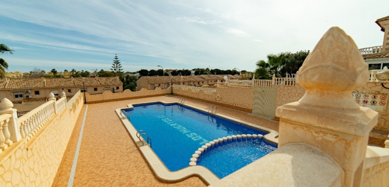 Herverkoop - Villa -
Torrevieja - Los altos
