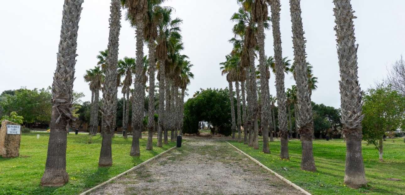 Herverkoop - Villa -
Torrevieja - Los altos