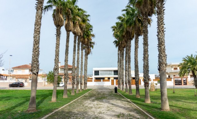 Herverkoop - Villa -
Torrevieja - Los altos