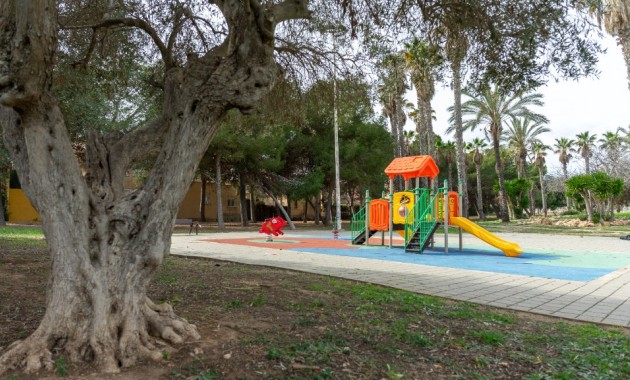 Herverkoop - Villa -
Torrevieja - Los altos