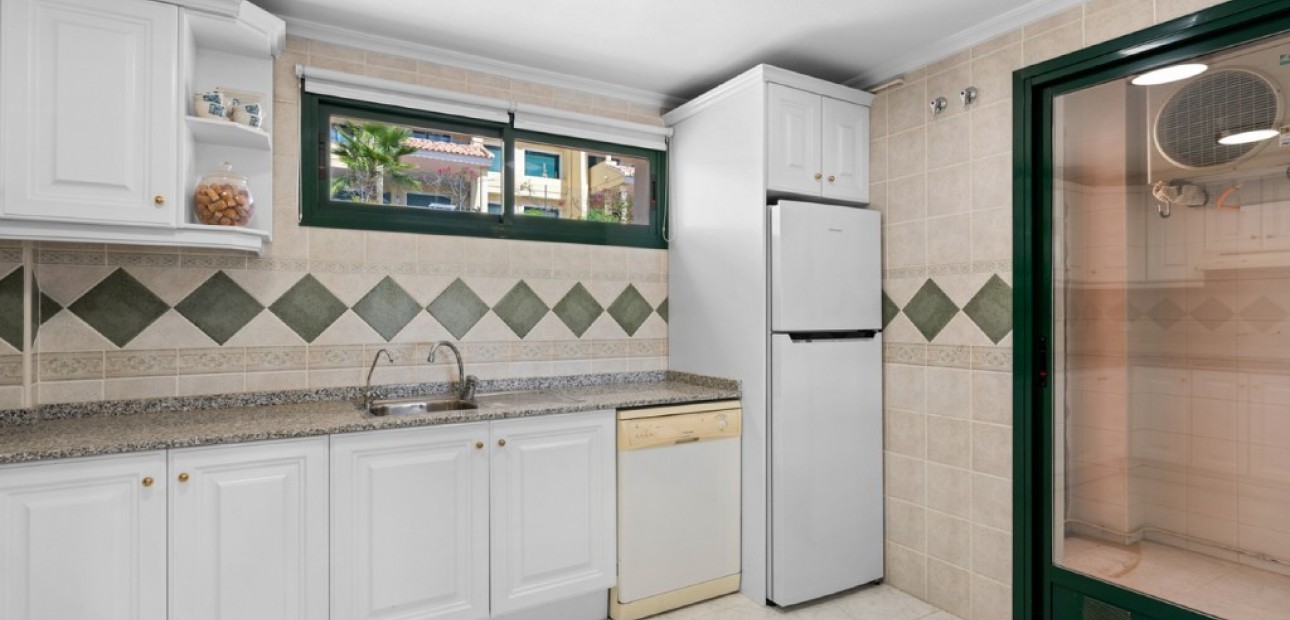 Venta - Apartamento / piso -
Campoamor