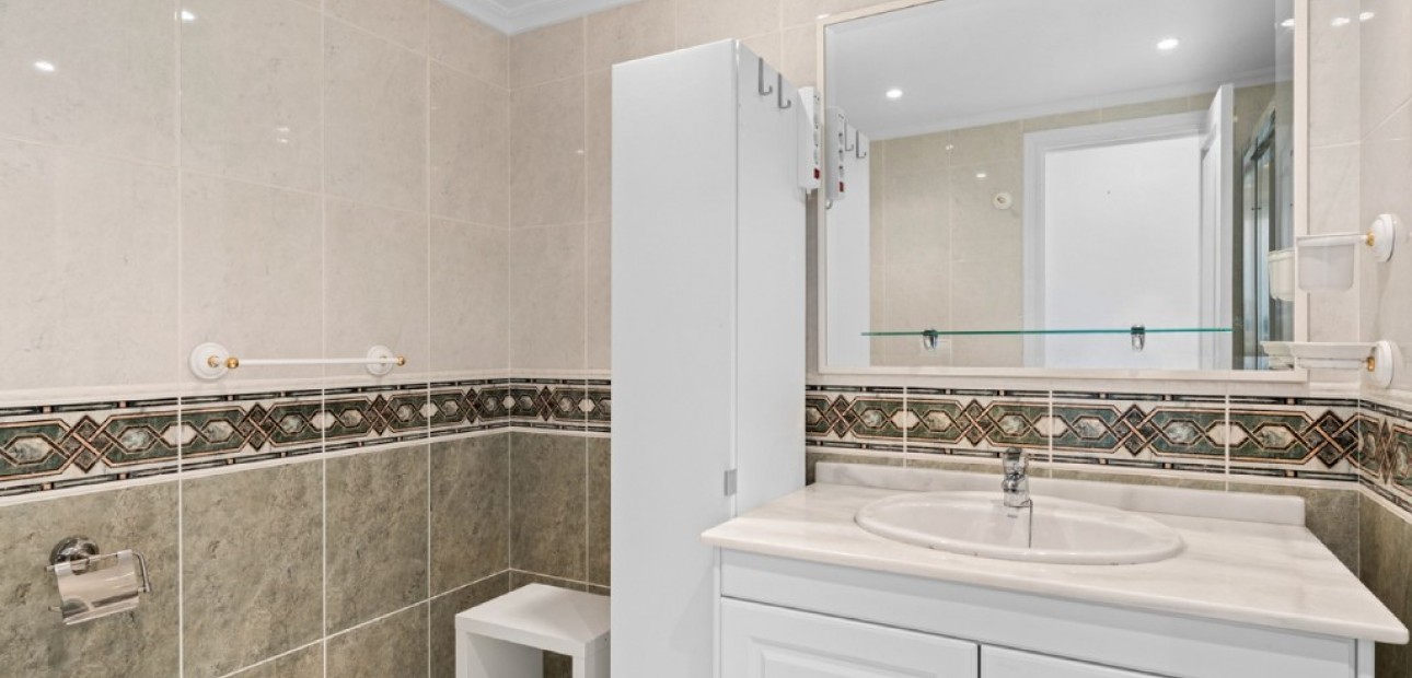 Venta - Apartamento / piso -
Campoamor