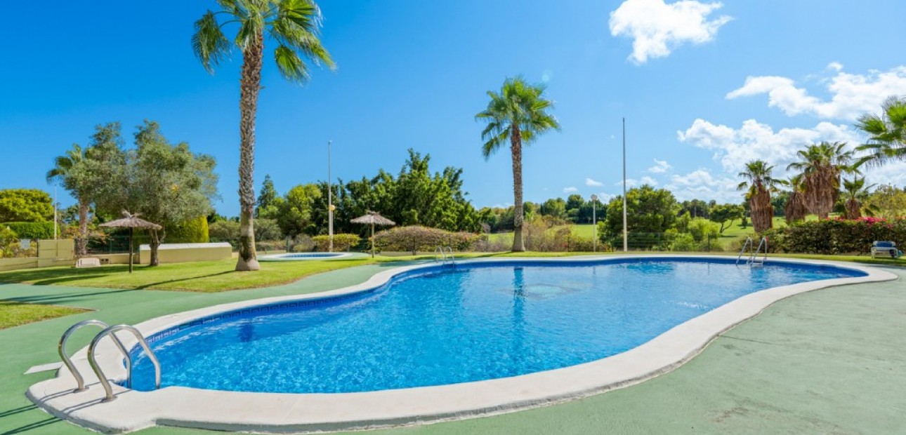 Venta - Apartamento / piso -
Campoamor