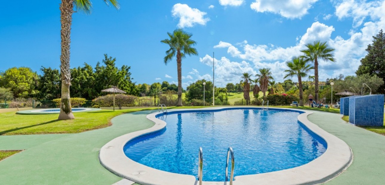 Venta - Apartamento / piso -
Campoamor