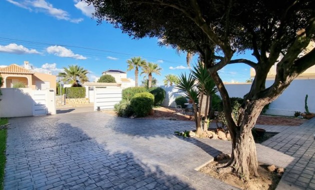 Venta - Villa -
Playa Flamenca